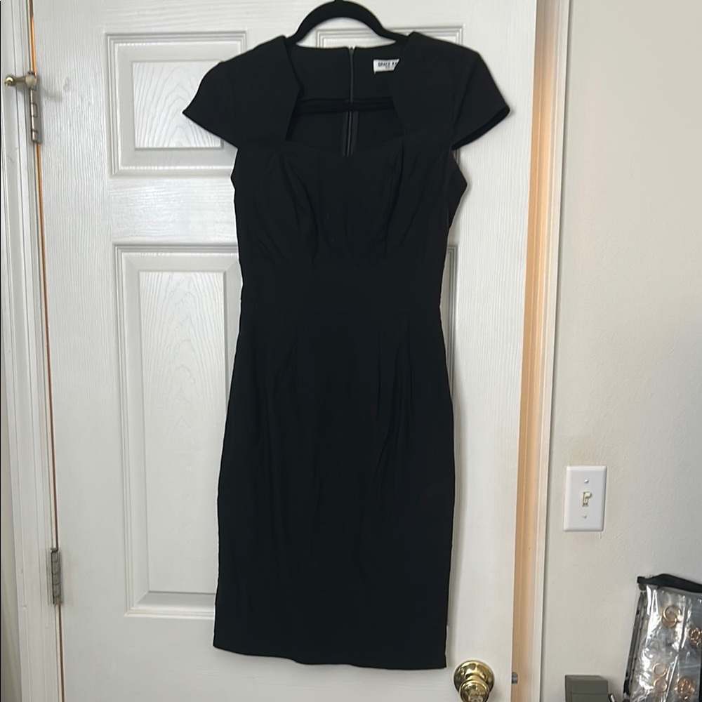Elegant Black Cap Sleeve Dress